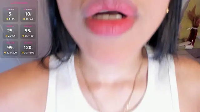 Snapshot of hellensexy chatting on April 2026 05:32:01 PM hellensexy online show from April 2026 05:32:01 PM