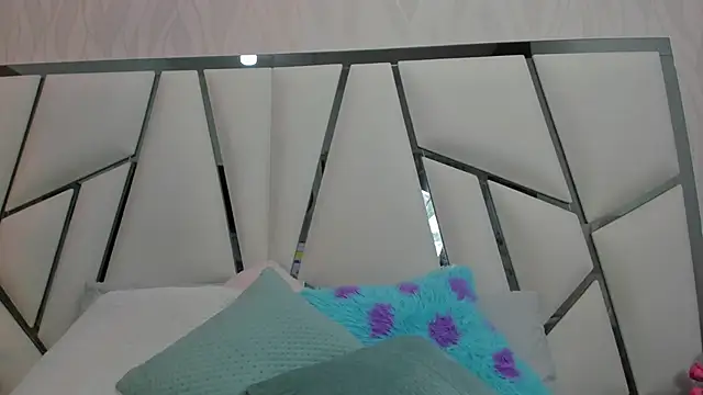  aurora18  online show from February 2026 03:05:01 AM