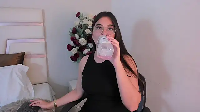 CamilaSofiia online show from February 2025 10:44:02 PM