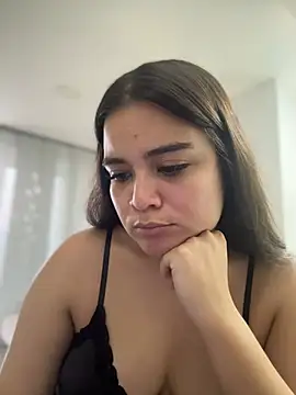 Snapshot of CamilaSofiia chatting on June 2026 10:36:01 PM CamilaSofiia online show from June 2026 10:36:01 PM