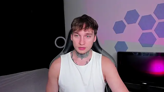 Chris Tyson online show from October 2025 10:18:01 PM