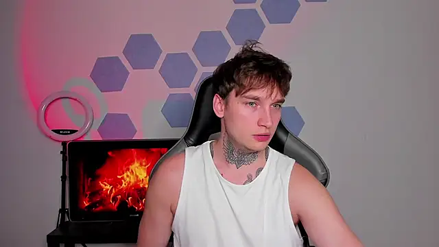 Chris Tyson online show from October 2025 10:19:01 PM