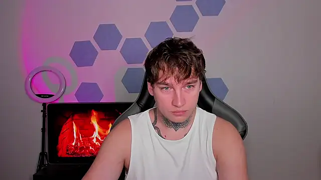 Chris Tyson online show from November 2025 03:07:01 AM