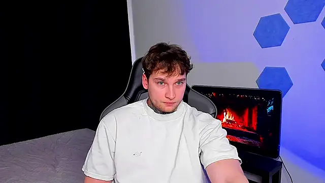 Chris Tyson online show from April 2026 01:52:02 PM