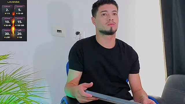 EdwardRoss  online show from November 2025 08:35:02 PM