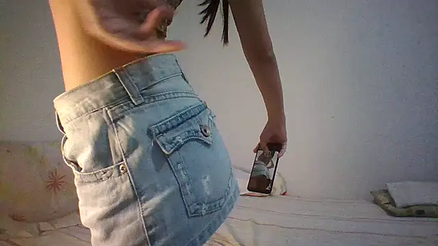 Snapshot of melodybar27 chatting on December 2024 02:28:02 PM melodybar27 online show from December 2024 02:28:02 PM