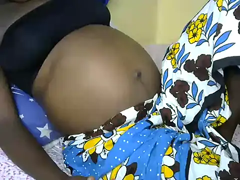 PrettyBabelv online show from February 2026 11:33:01 AM