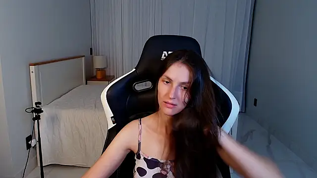 upssnowy online show from March 2026 10:25:01 PM