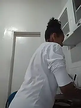 Julia Pretinha online show from November 2025 03:12:01 PM