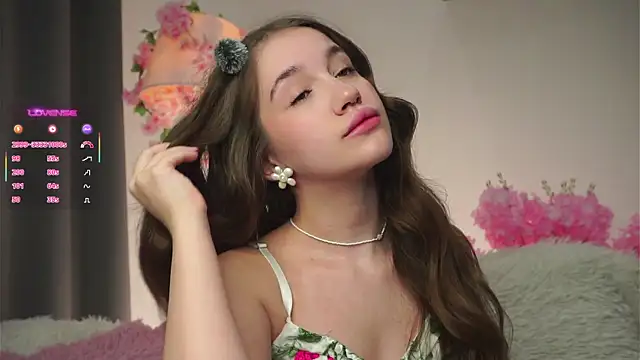 AmiLewis online show from October 2025 01:02:02 AM