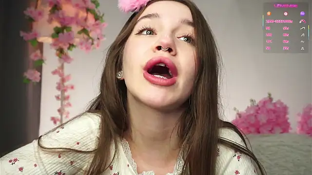 AmiLewis online show from December 2025 01:11:02 AM