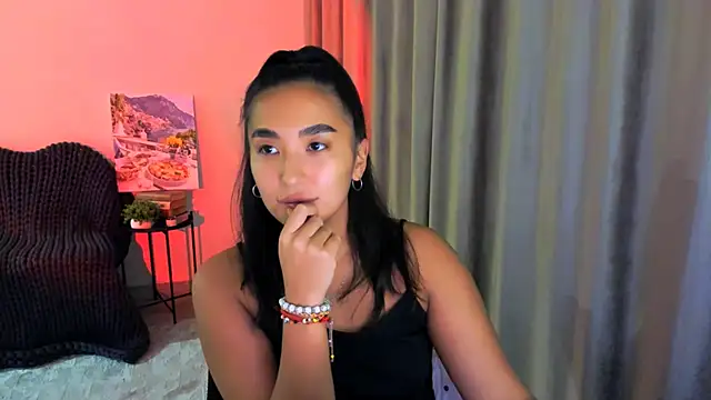 worldofkim online show from February 2025 08:24:01 PM