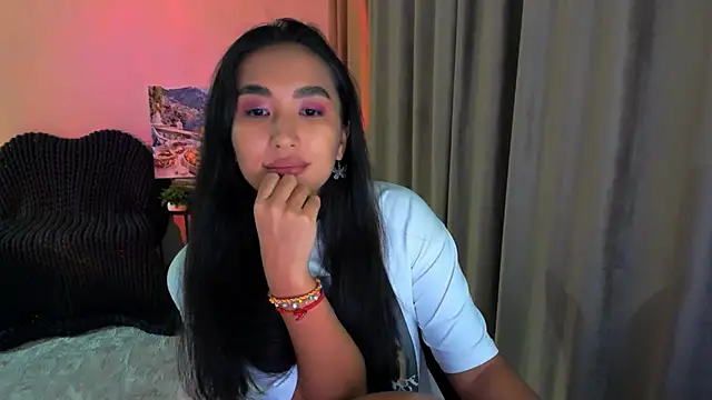 worldofkim online show from February 2025 08:37:01 PM