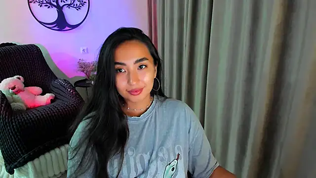 worldofkim online show from November 2025 06:40:02 PM