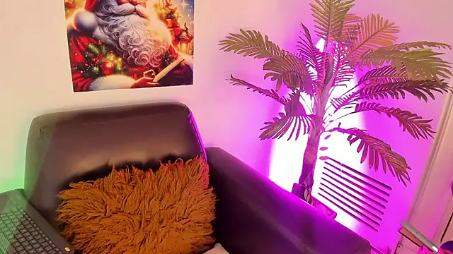 Snapshot of Miia_Thompsonn chatting on December 2024 03:08:02 AM Miia Thompsonn online show from December 2024 03:08:02 AM