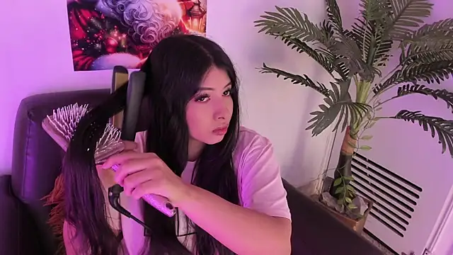 Snapshot of Miia_Thompsonn chatting on December 2024 03:20:01 AM Miia Thompsonn online show from December 2024 03:20:01 AM