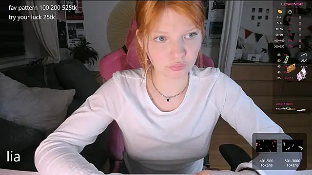 Snapshot of lil_lia chatting on October 2025 09:48:02 PM lil lia online show from October 2025 09:48:02 PM