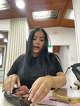 Miah gomez  online show from January 2026 05:17:01 PM