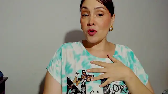 Miss Agatha online show from November 2025 02:58:02 AM