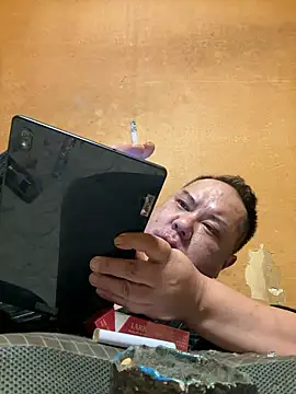 punk0805 online show from October 2025 11:54:01 AM