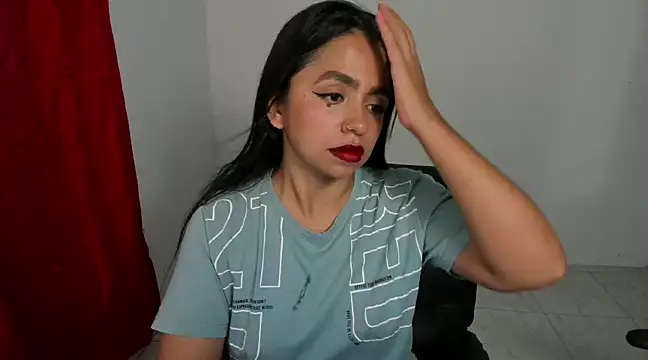 Snapshot of cory_rose chatting on January 2025 04:32:01 AM cory rose online show from January 2025 04:32:01 AM