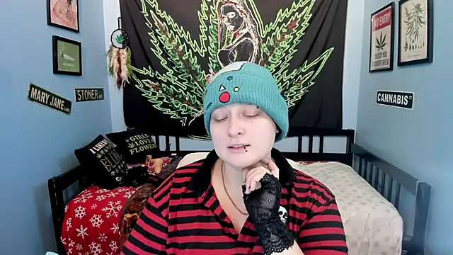 Snapshot of Chloenightmare chatting on September 2025 01:44:02 PM Chloenightmare online show from September 2025 01:44:02 PM