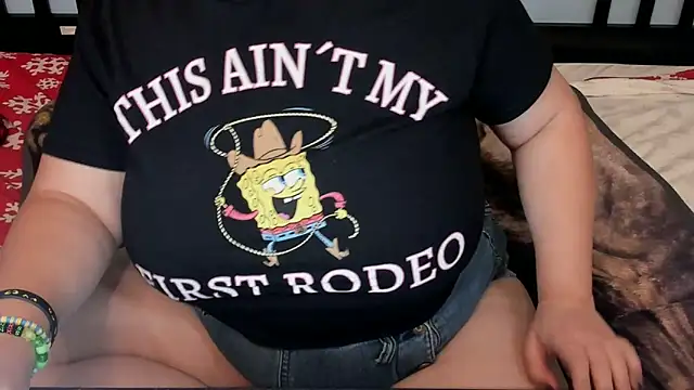 Snapshot of Chloenightmare chatting on October 2025 04:32:02 AM Chloenightmare online show from October 2025 04:32:02 AM