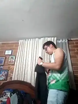 Snapshot of greeneyes999999999999 chatting on November 2025 11:18:02 PM greeneyes999999999999 online show from November 2025 11:18:02 PM