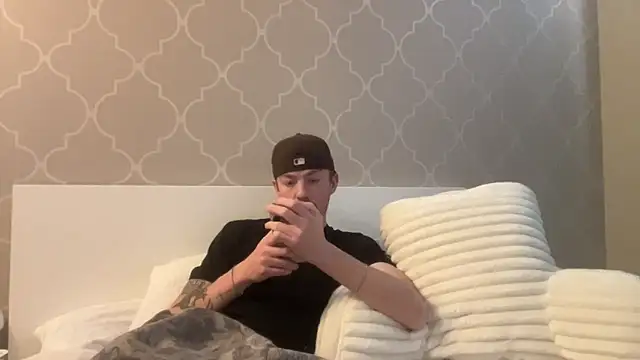 younghungginger online show from April 2026 06:22:01 PM