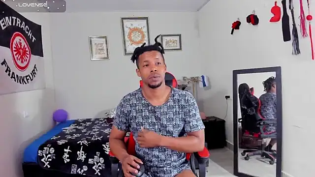 AlejoKhalifa  online show from October 2025 09:02:02 AM