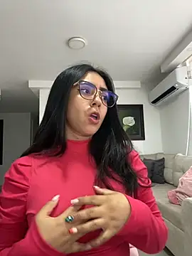 Snapshot of GiiirlPower chatting on October 2025 02:13:01 PM GiiirlPower online show from October 2025 02:13:01 PM