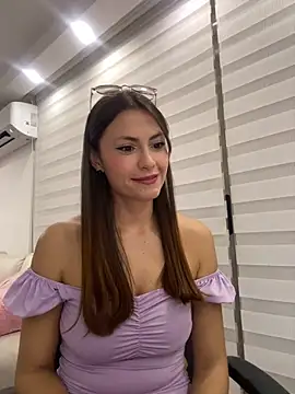 Snapshot of GiiirlPower chatting on October 2025 04:24:02 AM GiiirlPower online show from October 2025 04:24:02 AM