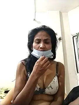 Snapshot of sunita6009 chatting on August 2026 04:20:02 PM sunita6009 online show from August 2026 04:20:02 PM
