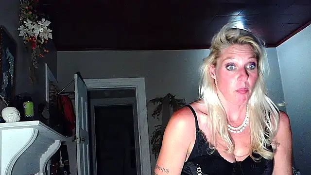 Glamazonx online show from September 2025 06:46:01 AM