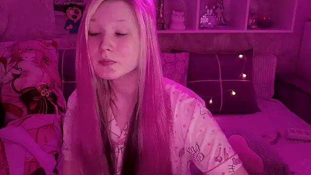 MeowkaKitty online show from April 2026 04:46:01 AM