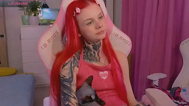 Britney Lynch online show from November 2025 06:33:01 AM