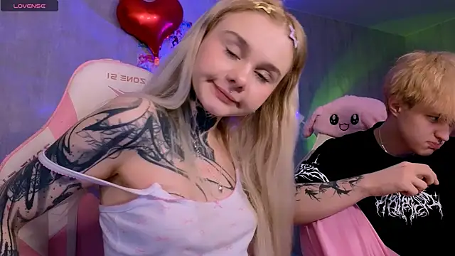 Snapshot of Britney_Lynch chatting on February 2026 07:03:02 PM Britney Lynch online show from February 2026 07:03:02 PM