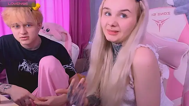 Snapshot of Britney_Lynch chatting on February 2026 07:20:02 AM Britney Lynch online show from February 2026 07:20:02 AM