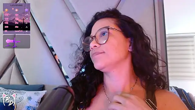 Snapshot of paula_daniela1 chatting on June 2026 10:03:01 PM paula daniela1 online show from June 2026 10:03:01 PM