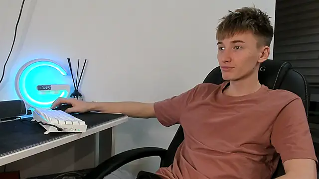 vibemygirl online show from December 2024 02:48:02 PM