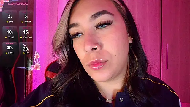 Snapshot of leahtemptation3 chatting on June 2026 07:25:01 AM leahtemptation3 online show from June 2026 07:25:01 AM