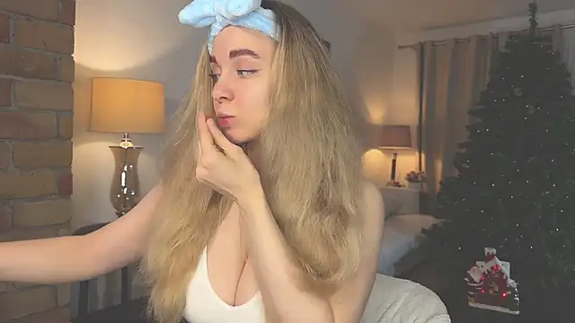 hotexclusive  online show from December 2024 04:00:01 AM