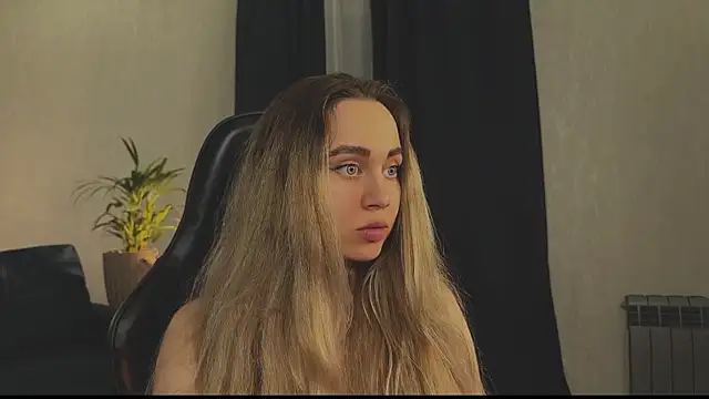 hotexclusive  online show from March 2025 11:20:01 PM