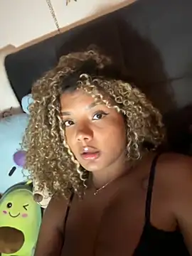 Snapshot of ivy_copper1 chatting on October 2025 03:27:02 AM ivy copper1 online show from October 2025 03:27:02 AM
