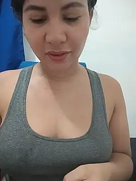 Snapshot of Yara0k chatting on May 2026 07:03:01 AM Yara0k online show from May 2026 07:03:01 AM