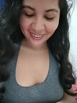 Snapshot of Yara0k chatting on May 2026 07:04:01 AM Yara0k online show from May 2026 07:04:01 AM
