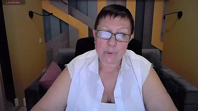 Snapshot of BarbaraTurners chatting on December 2024 09:53:02 PM BarbaraTurners online show from December 2024 09:53:02 PM