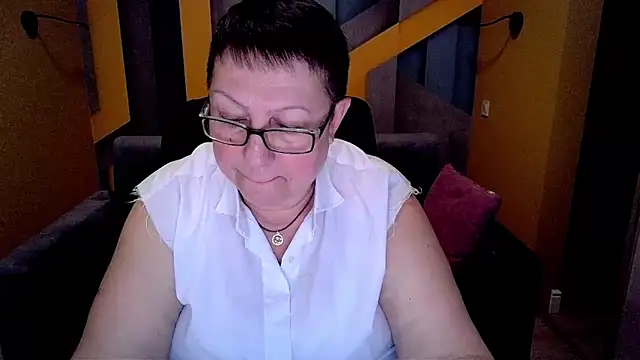 Snapshot of BarbaraTurners chatting on March 2025 06:29:01 PM BarbaraTurners online show from March 2025 06:29:01 PM