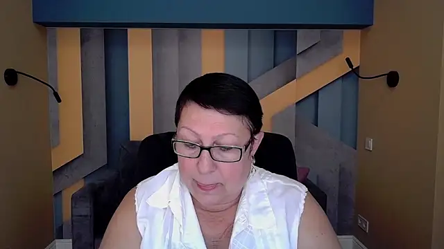 Snapshot of BarbaraTurners chatting on October 2025 06:19:01 PM BarbaraTurners online show from October 2025 06:19:01 PM