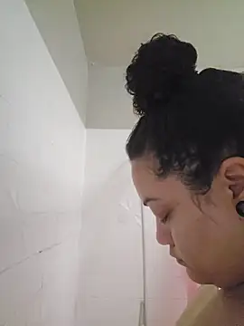 honeeyyy pot online show from October 2025 07:05:02 AM